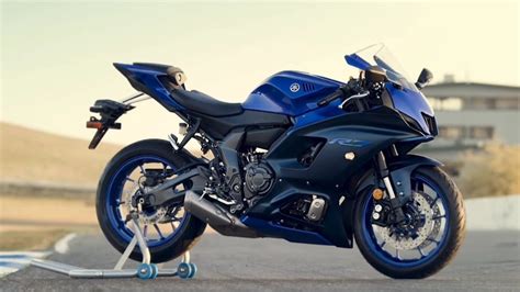 Jun 10, 2021 · The 2022 Yamaha YZF-R7 is a new supersport model with a 689 cc twin-cylinder engine, a narrow chassis, and a slip-and-assist clutch. The top speed is around 163 mph with stock gearing and chain final drive. 